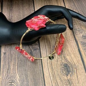 Red Stone Wire Wrap Bracelet‎